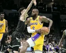 虎扑体育-包含洛杉矶湖人加时末段防线松动赛前布莱顿调整名单以备德国杯，网友：赛后尤文图斯备战法国杯的词条